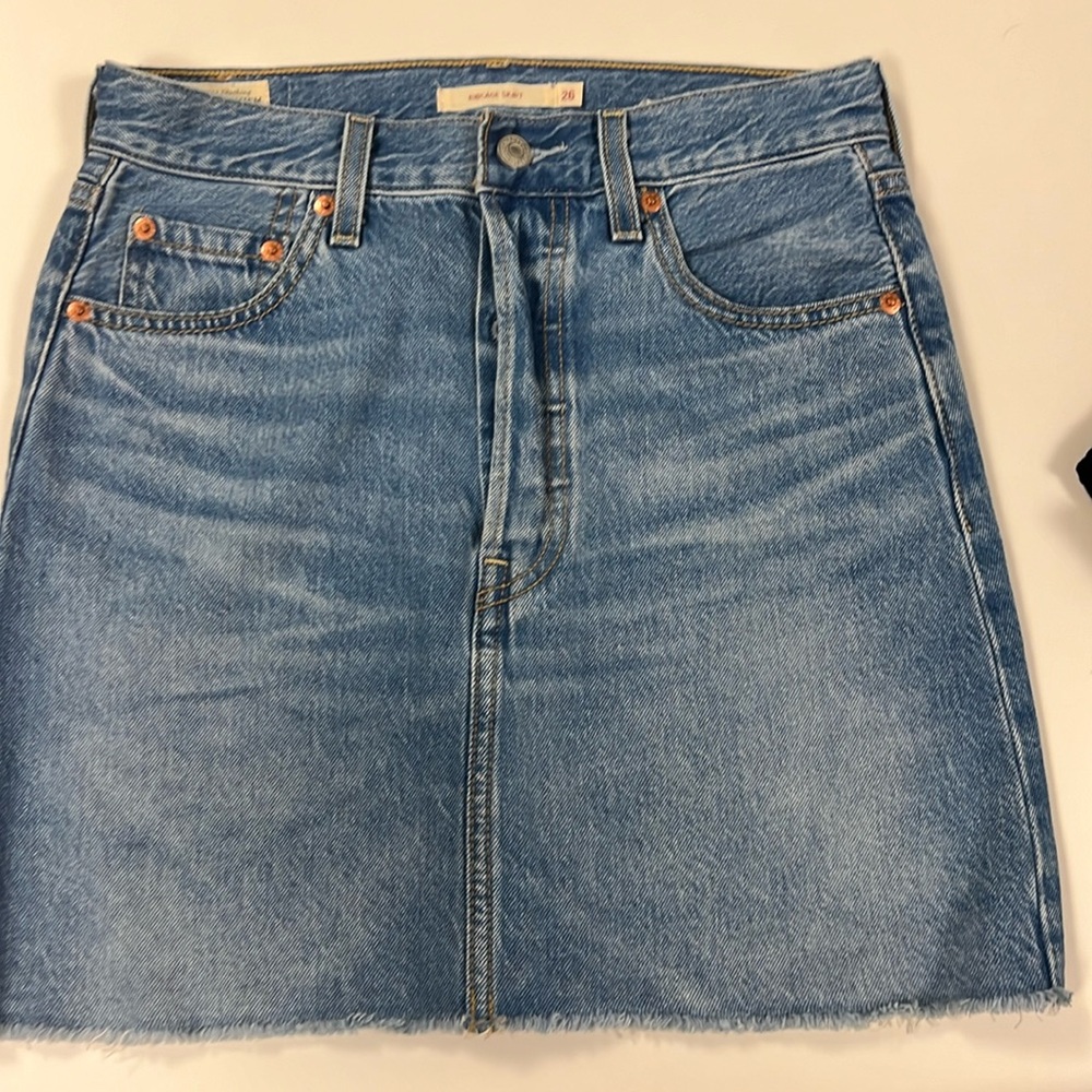 Levi’s Ribcage jeans skirt